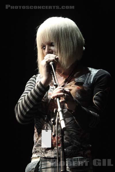 THROBBING GRISTLE - 2008-06-06 - PARIS - Espace Charlie Parker - Grande Halle - Genesis P-Orridge